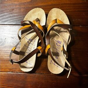 Blowfish Malibu Strappy Sandals size 6
